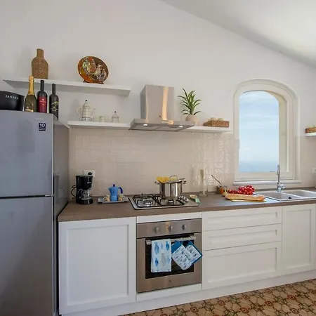 Casa Giomena - - Amalfi Coast フローレ